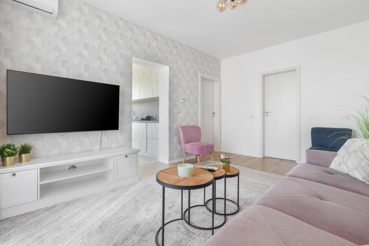 Vancouver Flat オラデア エクステリア 写真