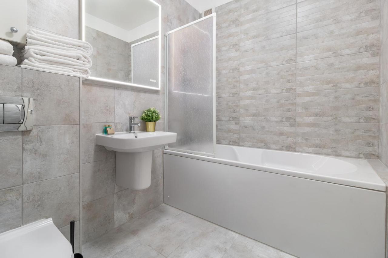 Vancouver Flat オラデア エクステリア 写真